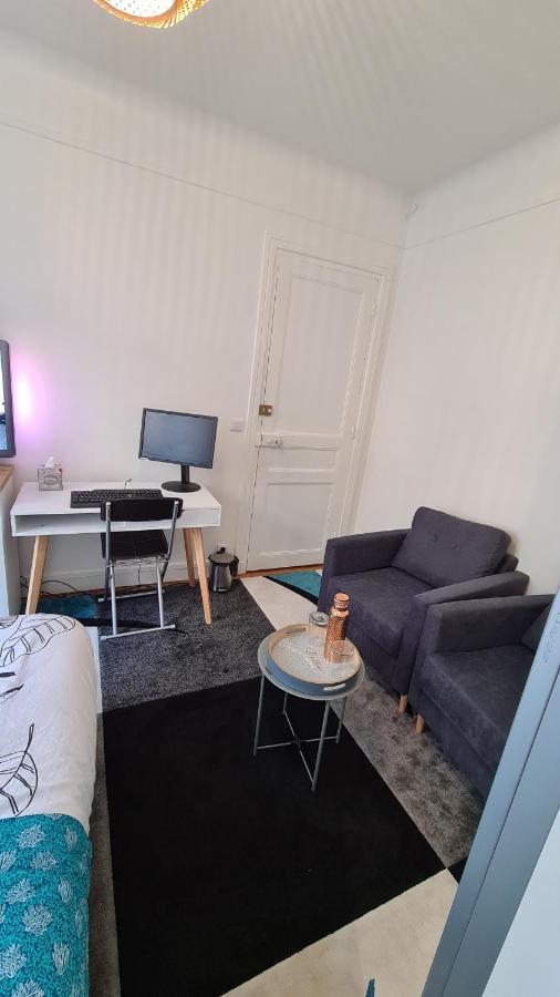 Quarto em Acomodações Particulares Cosy, Privee Non Mitoyenne Avec Serrure Dans Un De 50 M Carres *